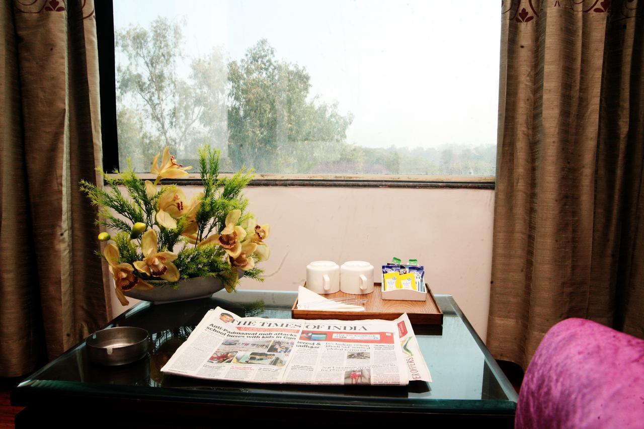Capital O 7331 Hotel Downtown New Delhi Extérieur photo
