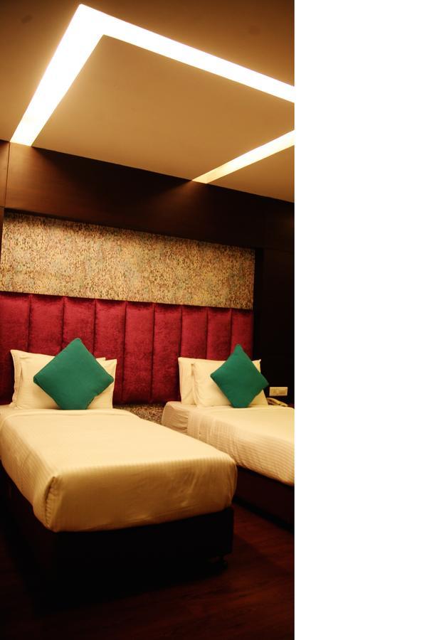 Capital O 7331 Hotel Downtown New Delhi Extérieur photo