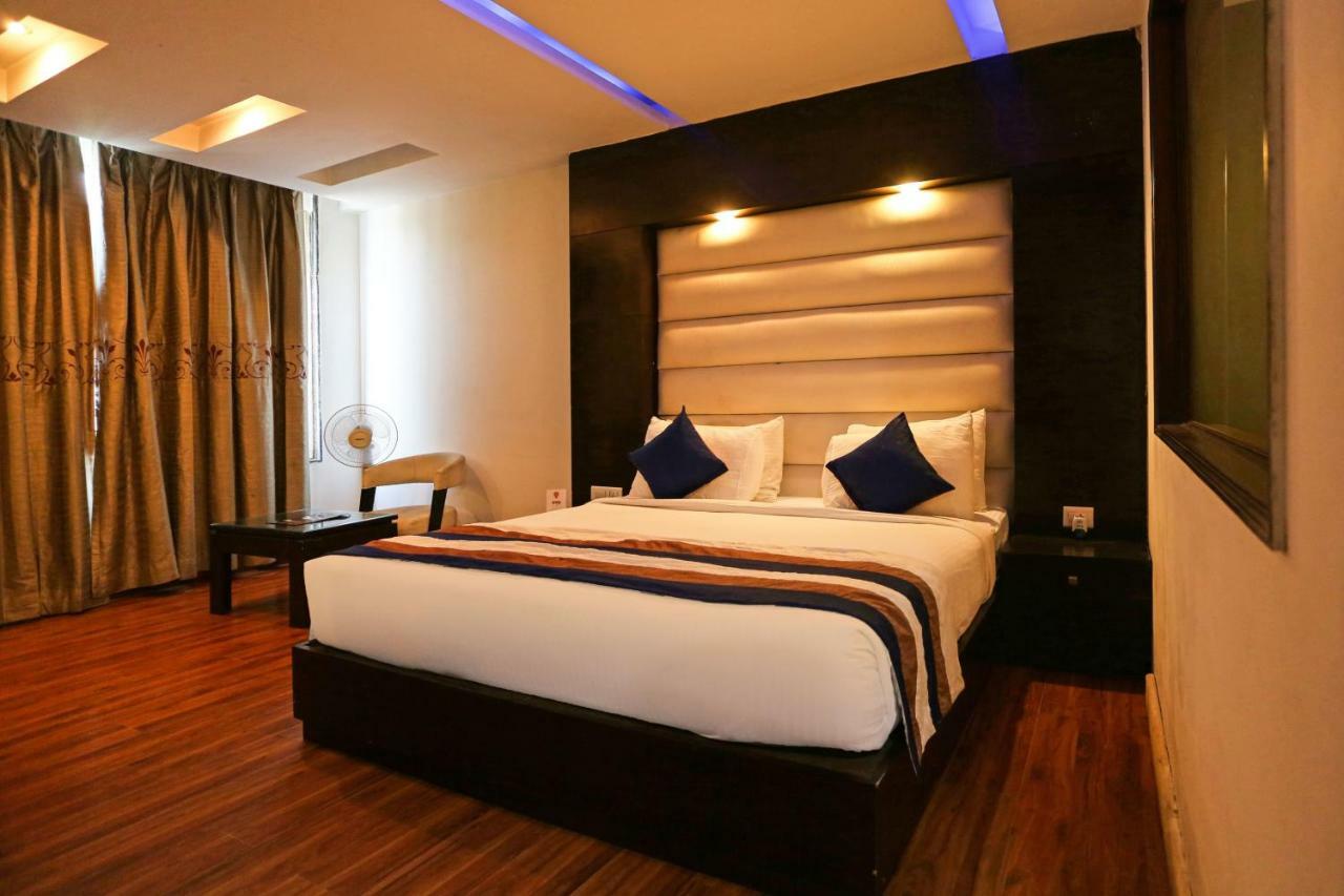 Capital O 7331 Hotel Downtown New Delhi Extérieur photo