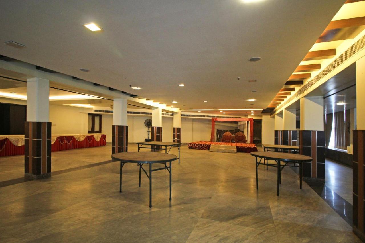 Capital O 7331 Hotel Downtown New Delhi Extérieur photo
