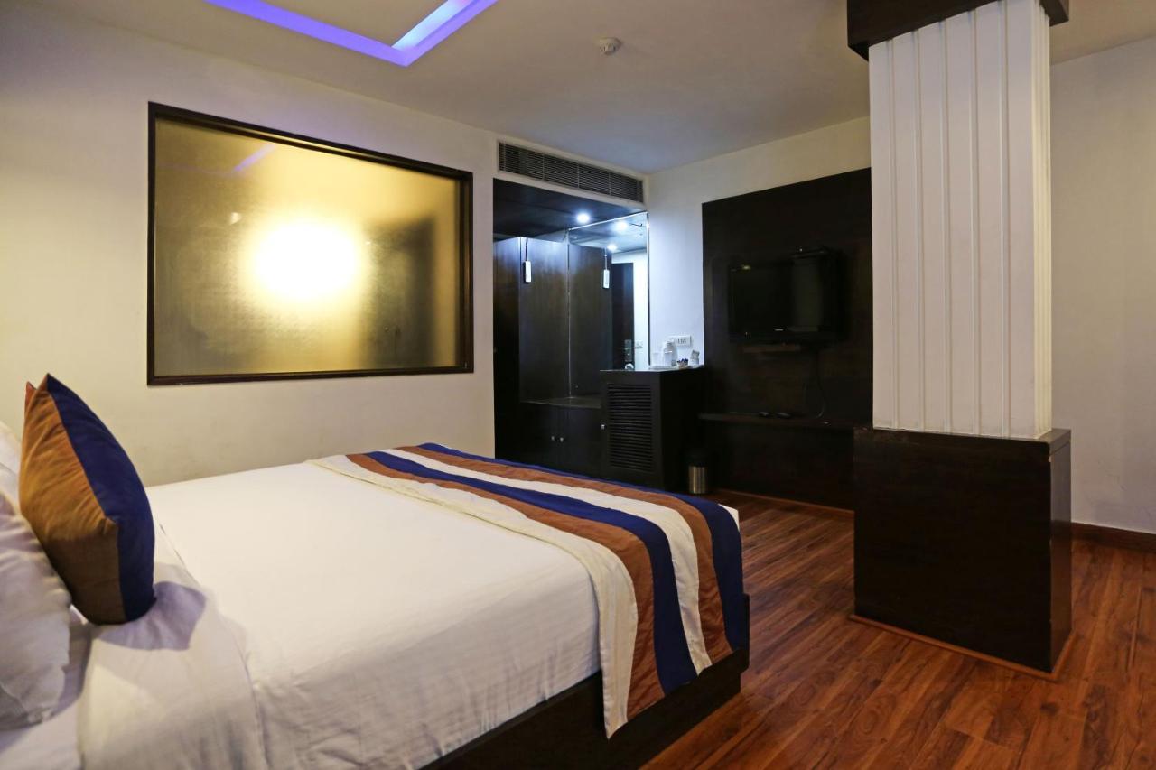 Capital O 7331 Hotel Downtown New Delhi Extérieur photo